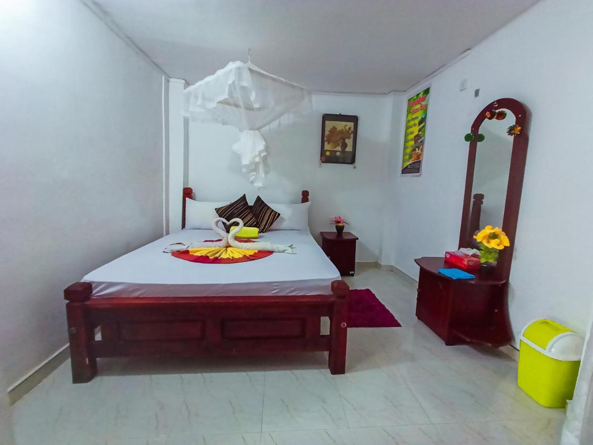 Sigiri Tarushan Home Stay Sigiriya Esterno foto