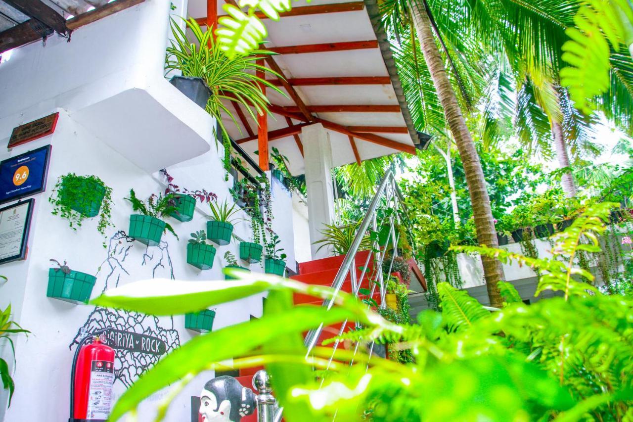 Sigiri Tarushan Home Stay Sigiriya Esterno foto