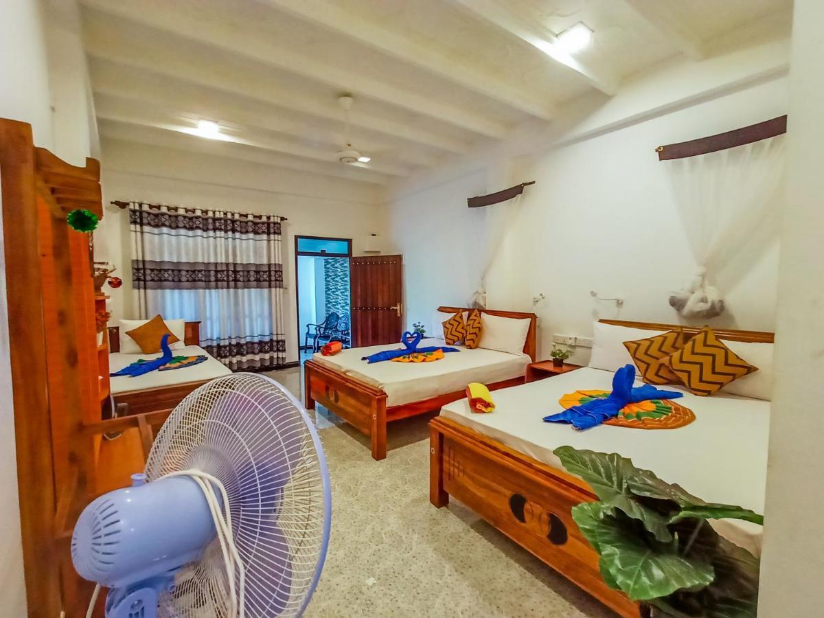 Sigiri Tarushan Home Stay Sigiriya Esterno foto