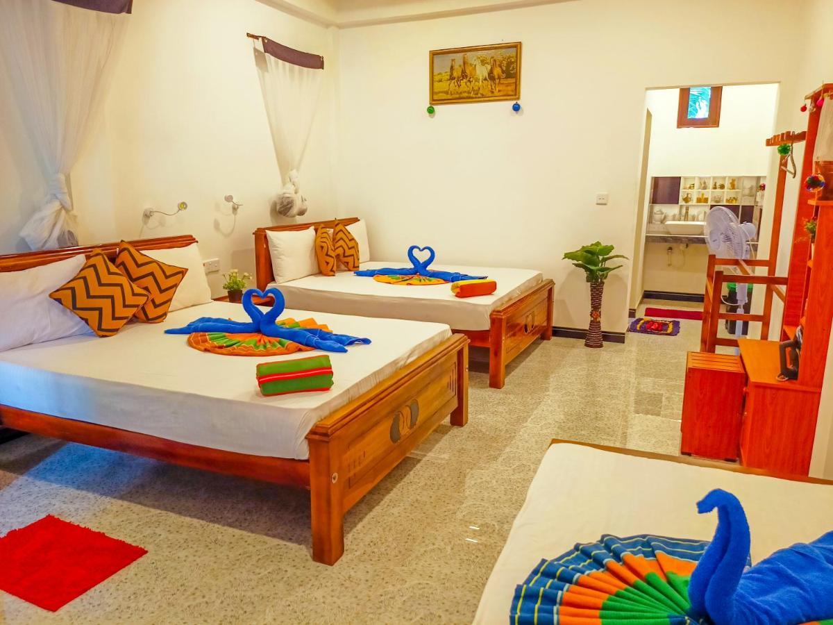 Sigiri Tarushan Home Stay Sigiriya Esterno foto