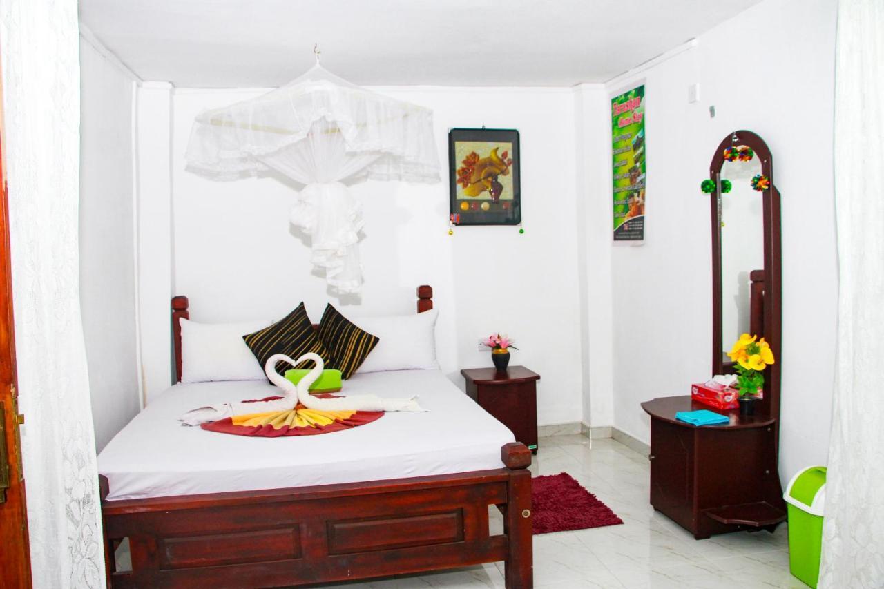Sigiri Tarushan Home Stay Sigiriya Esterno foto