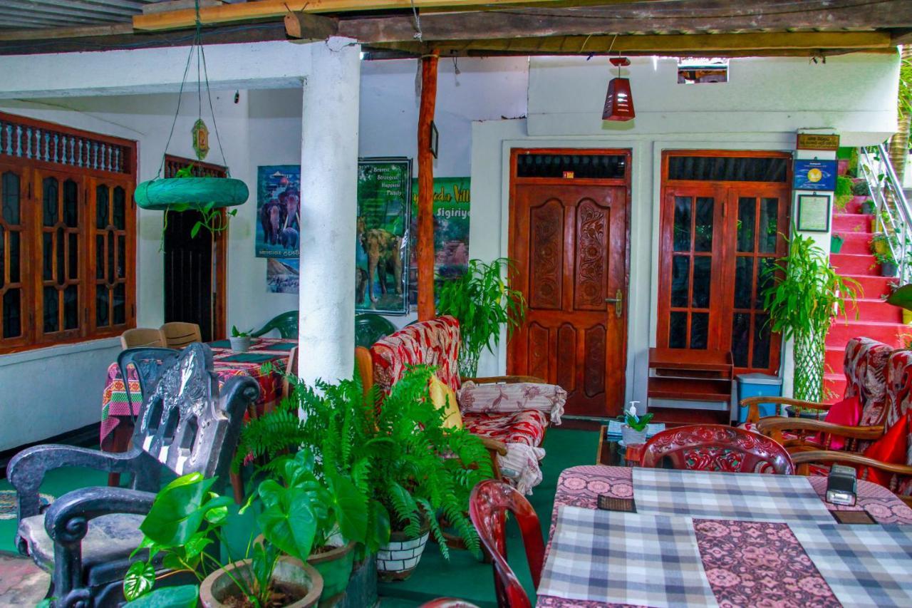 Sigiri Tarushan Home Stay Sigiriya Esterno foto