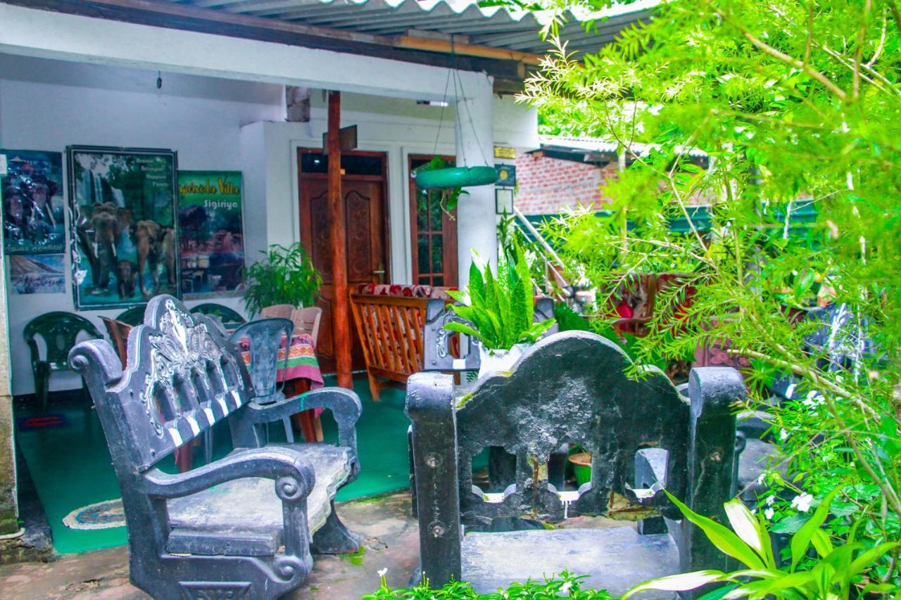 Sigiri Tarushan Home Stay Sigiriya Esterno foto