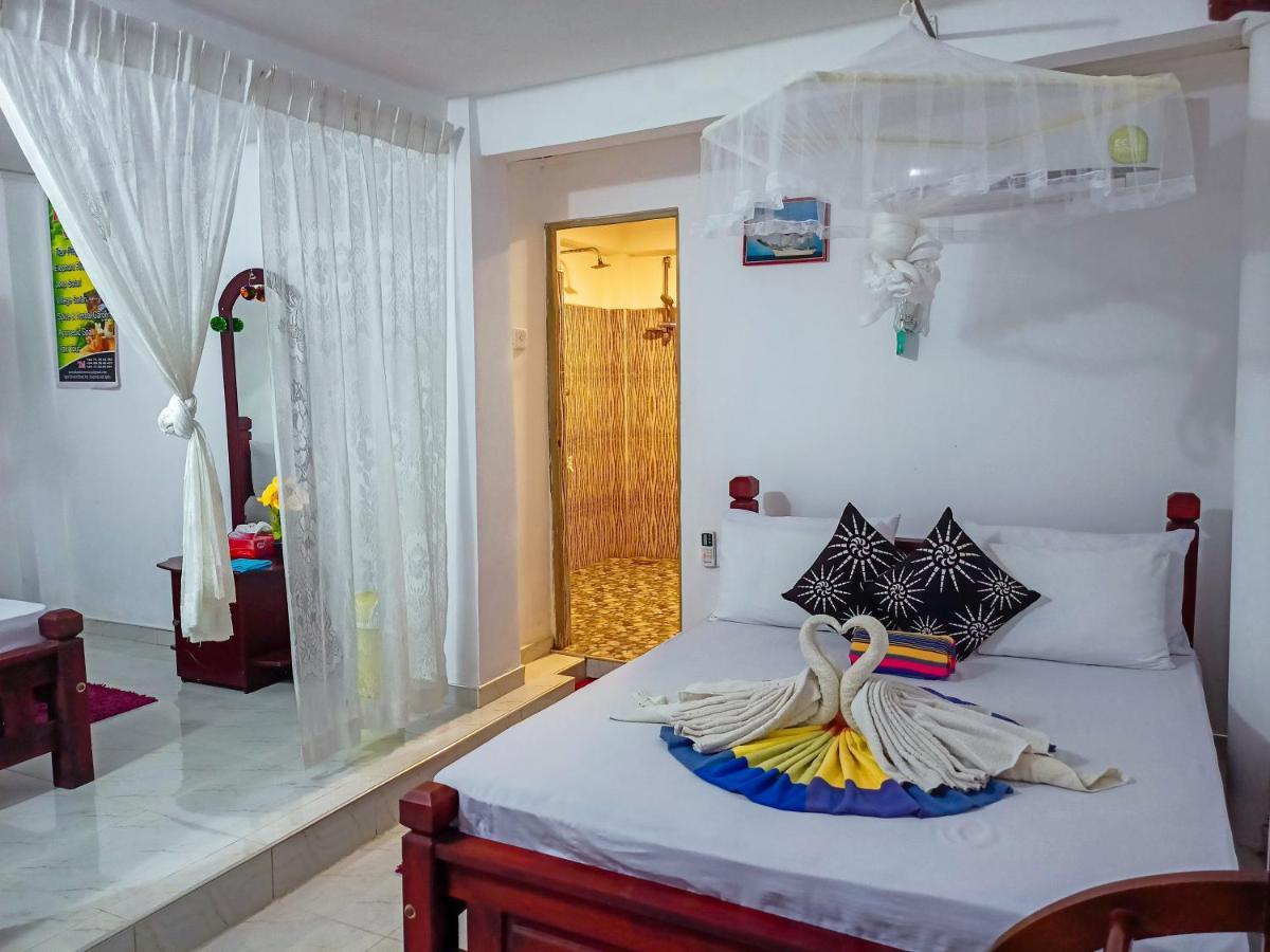 Sigiri Tarushan Home Stay Sigiriya Esterno foto